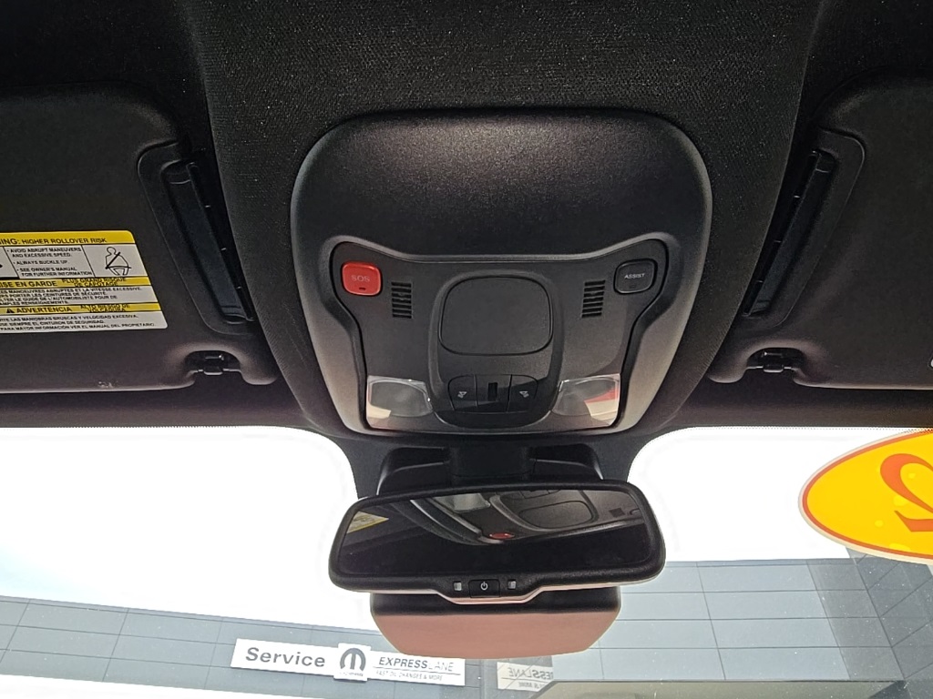 Vehicle image 21 of 22