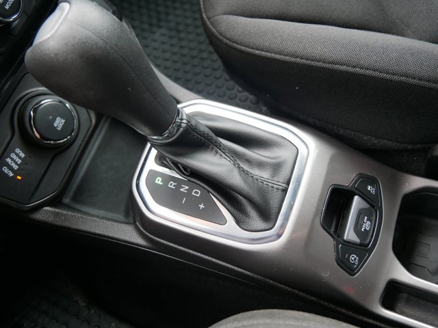 Vehicle image 20 of 27