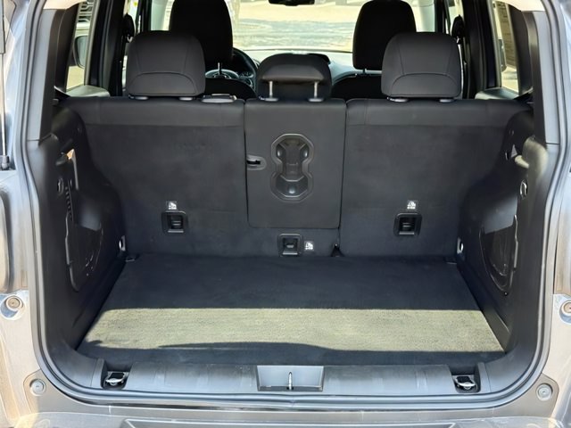 Vehicle image 24 of 35