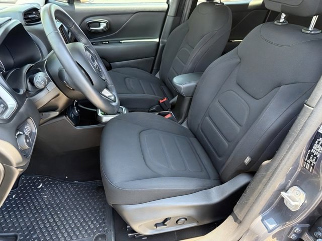 Vehicle image 10 of 35