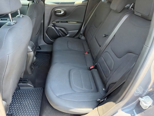Vehicle image 23 of 35