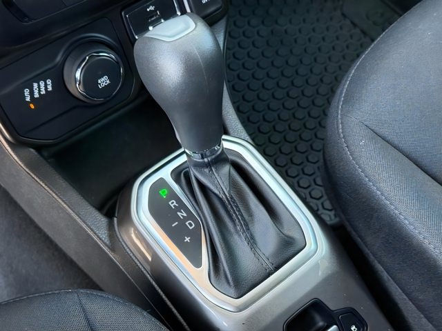 Vehicle image 18 of 35
