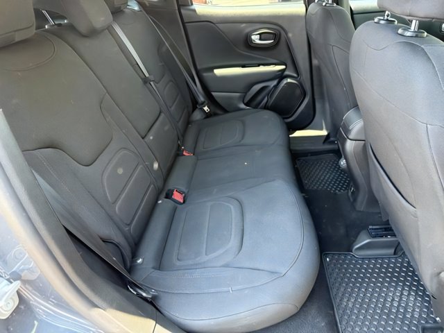 Vehicle image 25 of 35