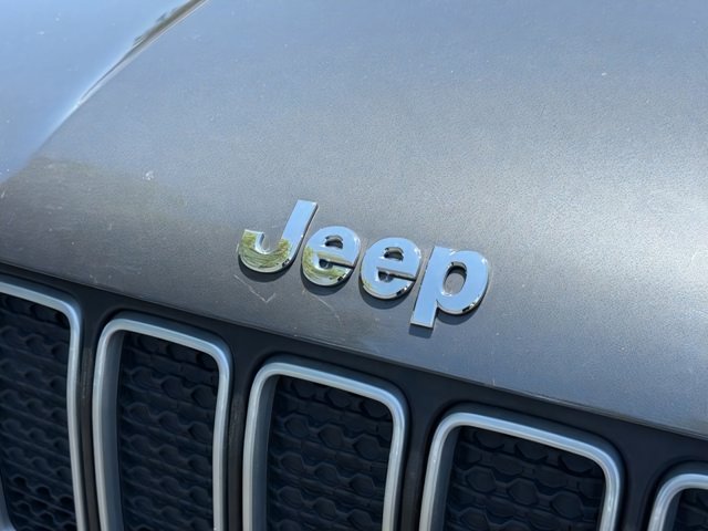 Vehicle image 31 of 35