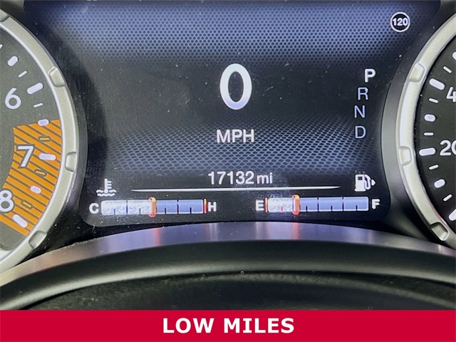 Vehicle image 22 of 33