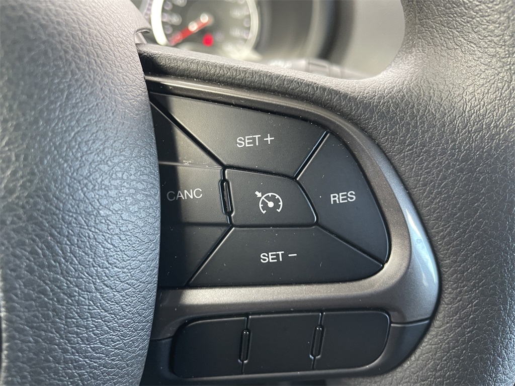 Vehicle image 22 of 45