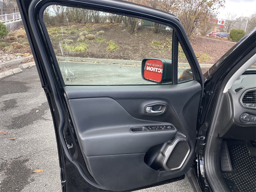 Vehicle image 11 of 45