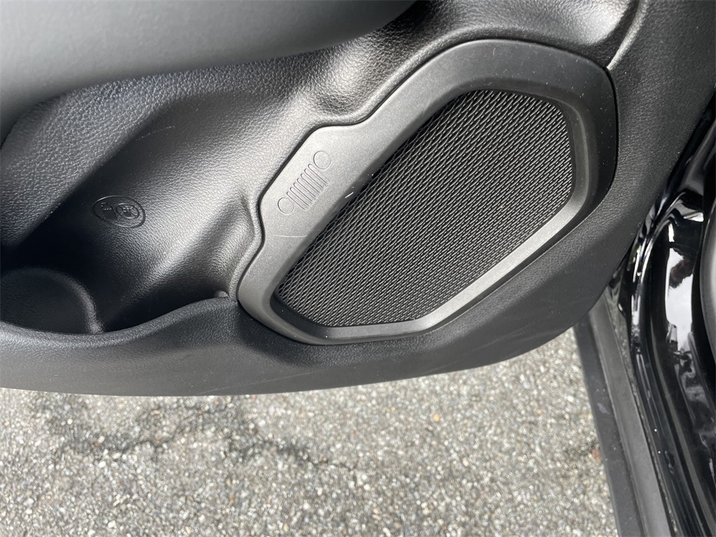 Vehicle image 40 of 45