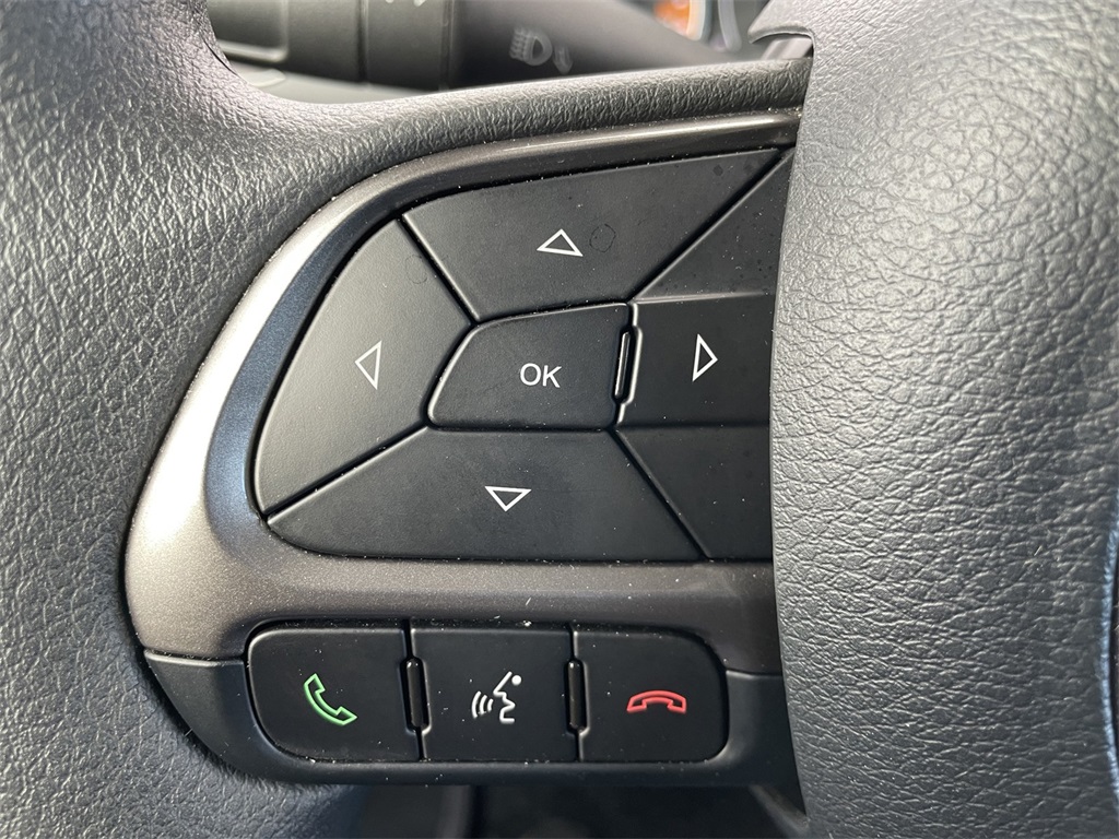 Vehicle image 23 of 45