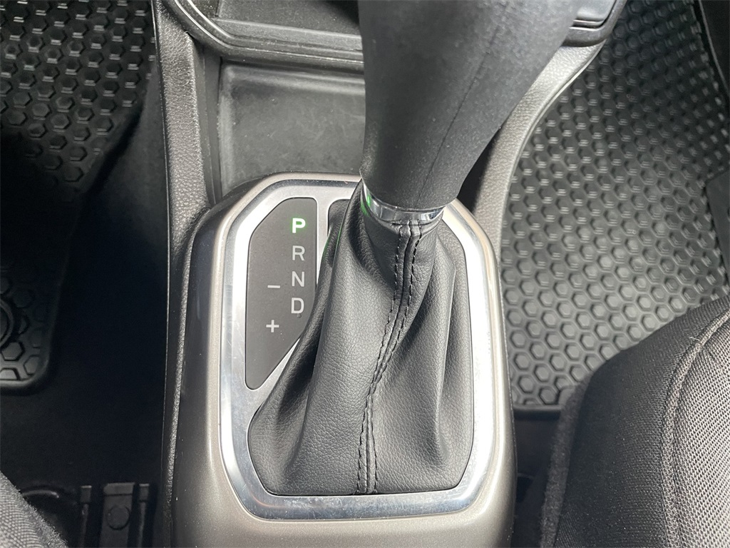Vehicle image 34 of 45