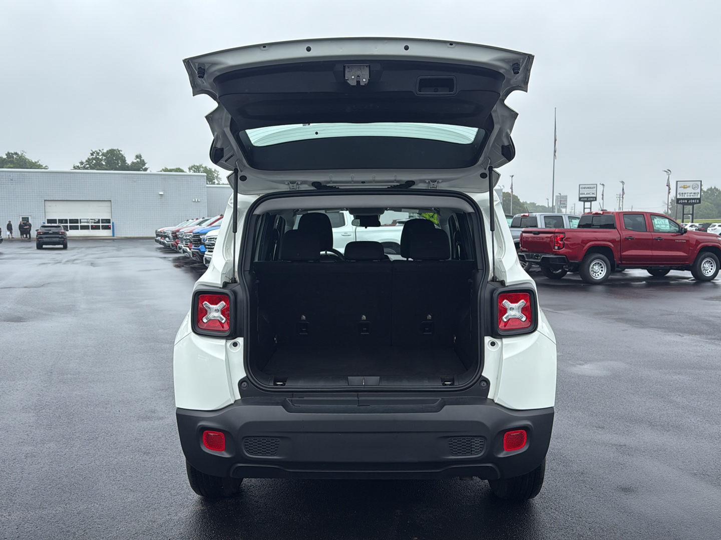 Vehicle image 14 of 20