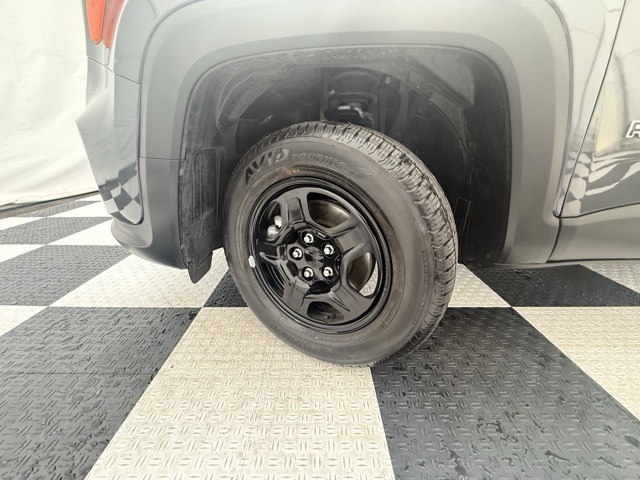 Vehicle image 9 of 30