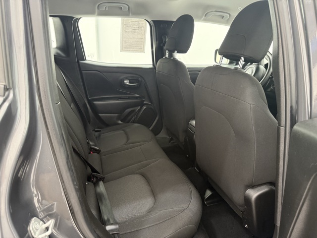 Vehicle image 14 of 30