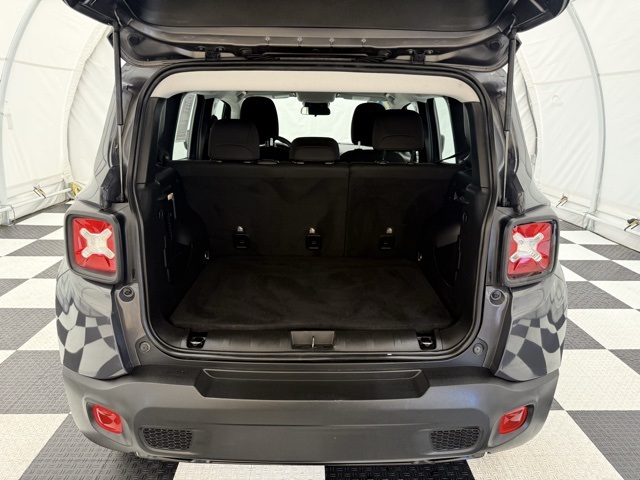 Vehicle image 7 of 30