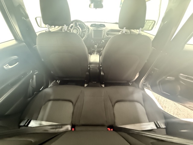 Vehicle image 15 of 30