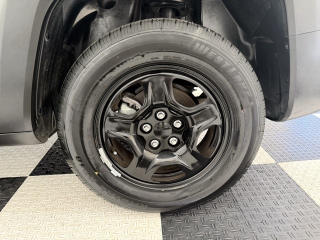 Vehicle image 10 of 30