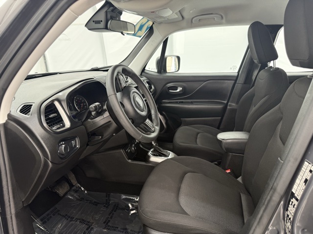 Vehicle image 11 of 30