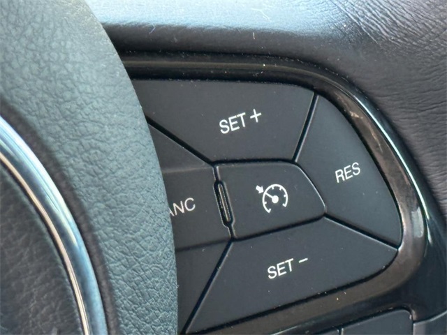 Vehicle image 20 of 30
