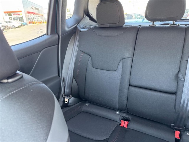 Vehicle image 16 of 30