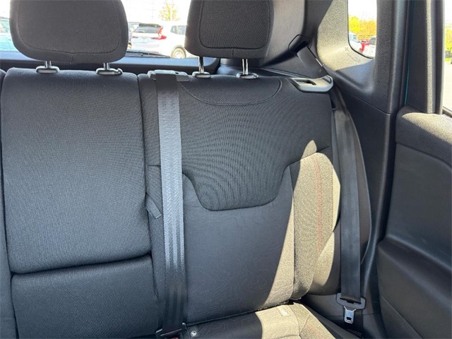 Vehicle image 18 of 30