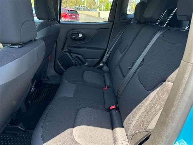Vehicle image 14 of 30