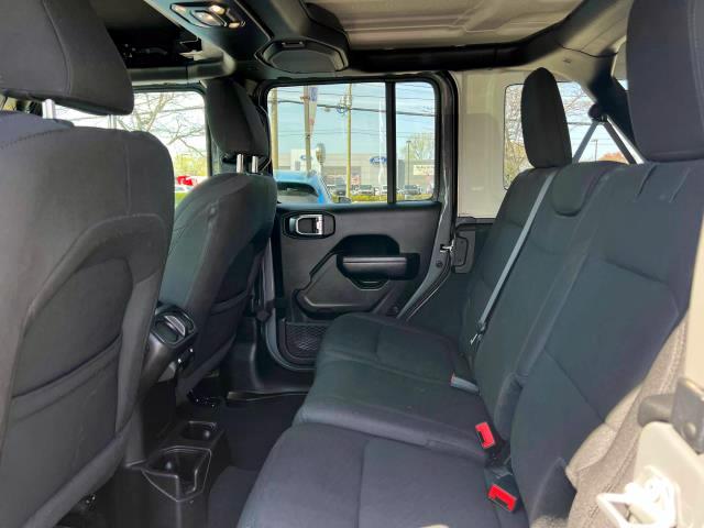 Vehicle image 11 of 31