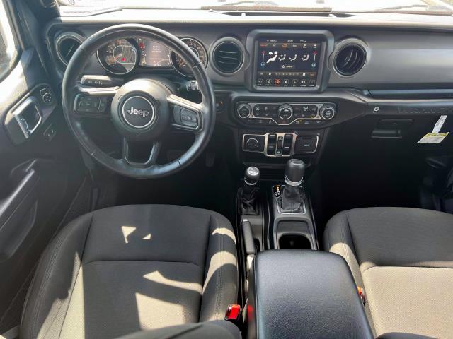 Vehicle image 12 of 31