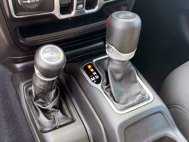 Vehicle image 24 of 31