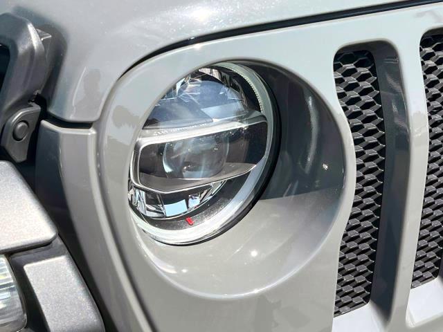 Vehicle image 9 of 31