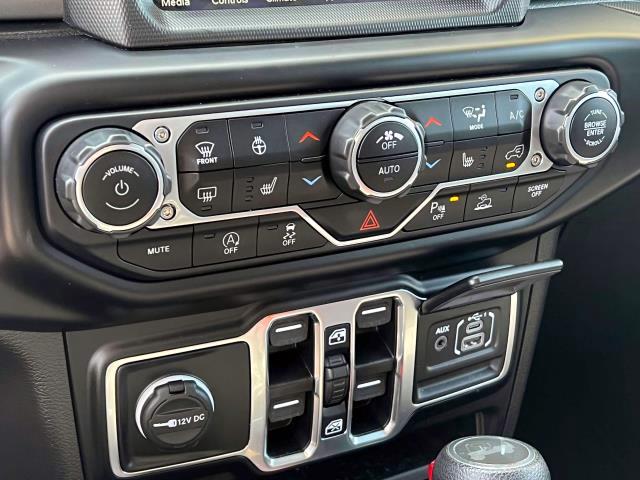 Vehicle image 27 of 31