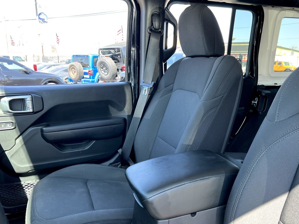 Vehicle image 15 of 29
