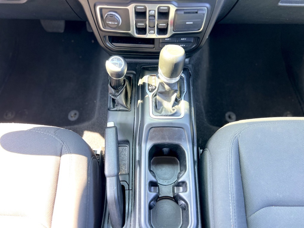 Vehicle image 19 of 29