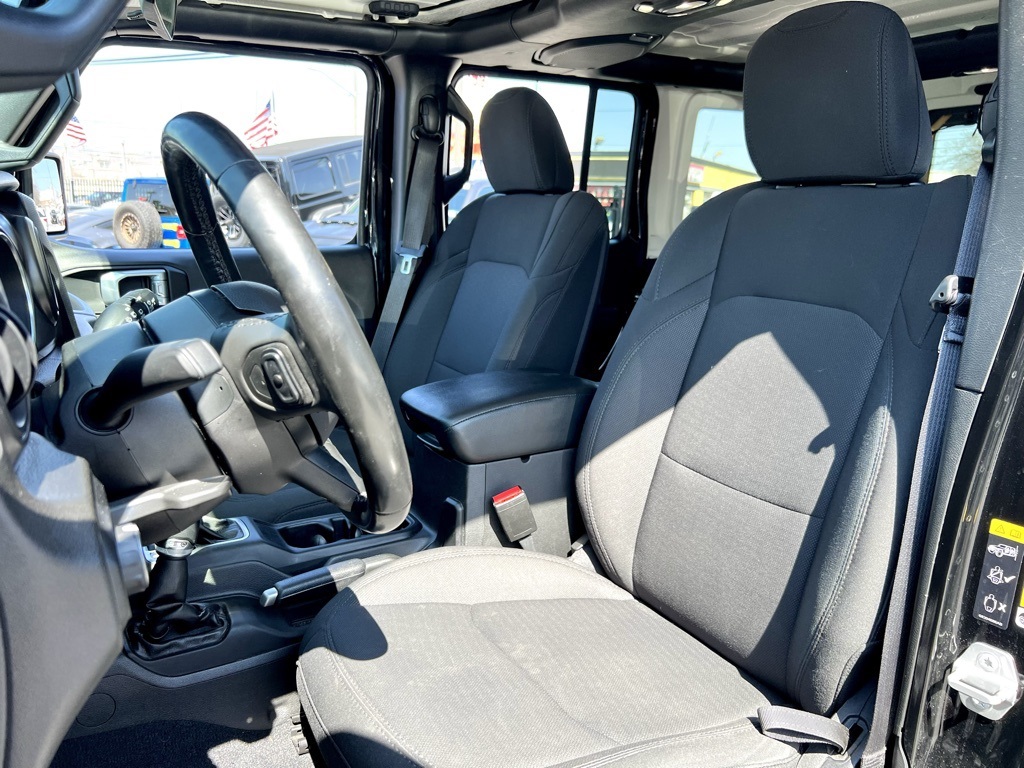 Vehicle image 14 of 29