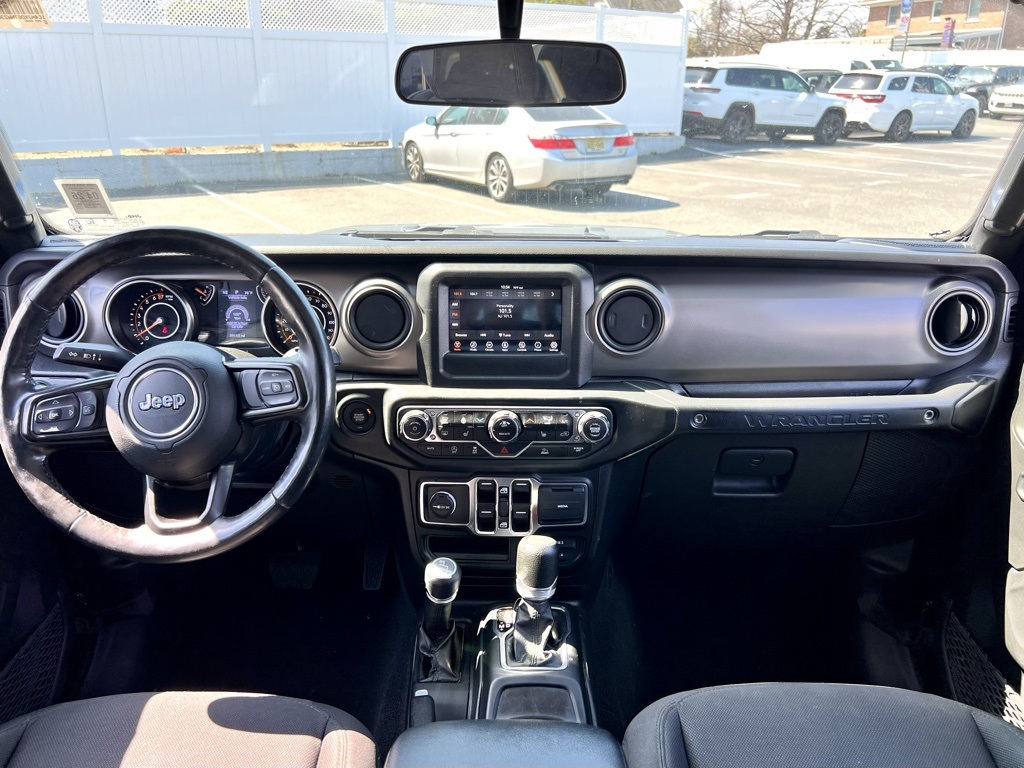 Vehicle image 18 of 29