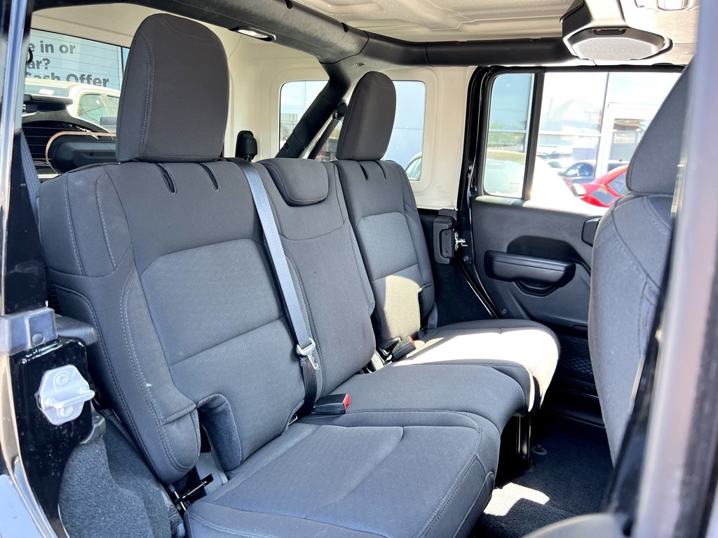 Vehicle image 24 of 29