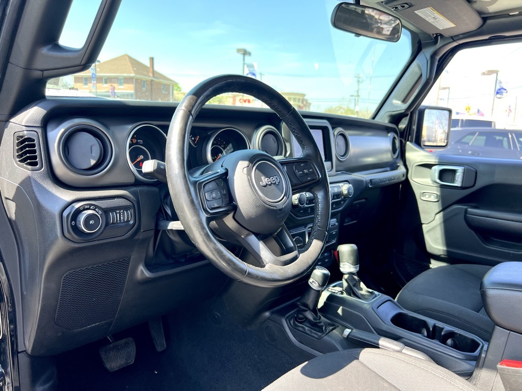 Vehicle image 12 of 29