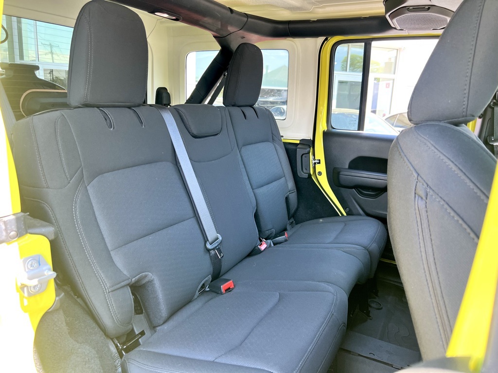 Vehicle image 24 of 30