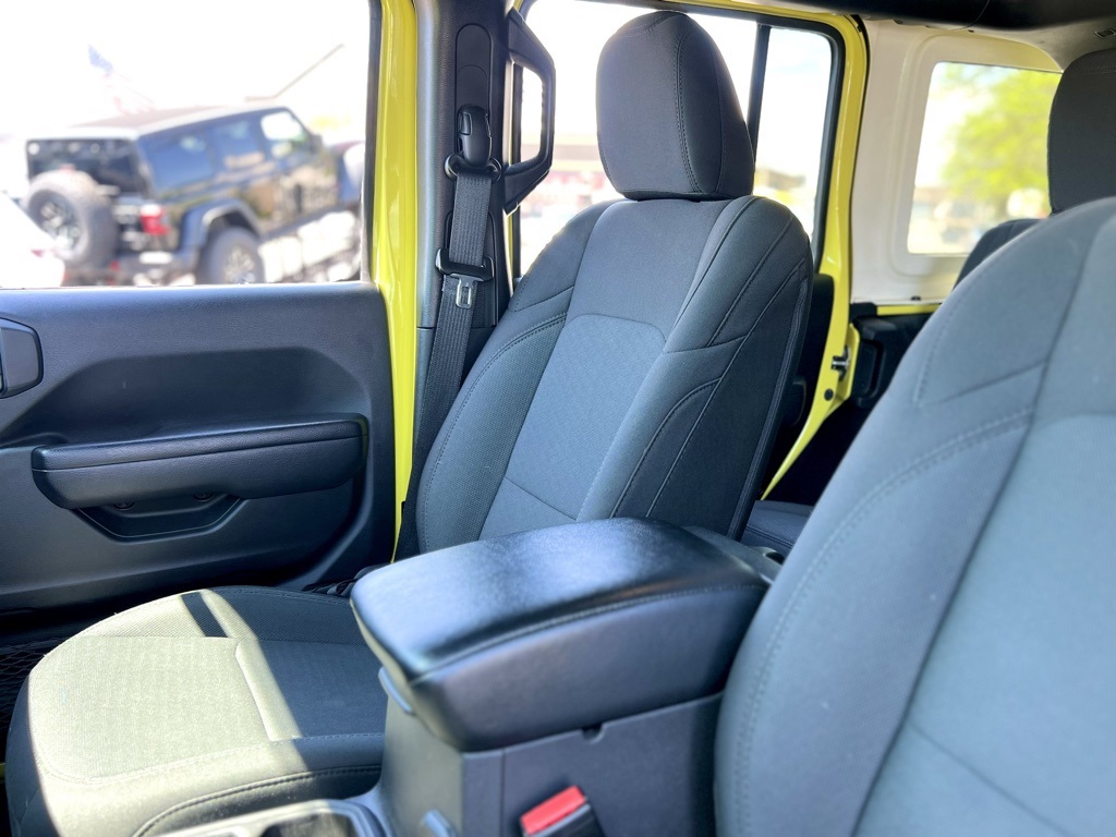 Vehicle image 15 of 30