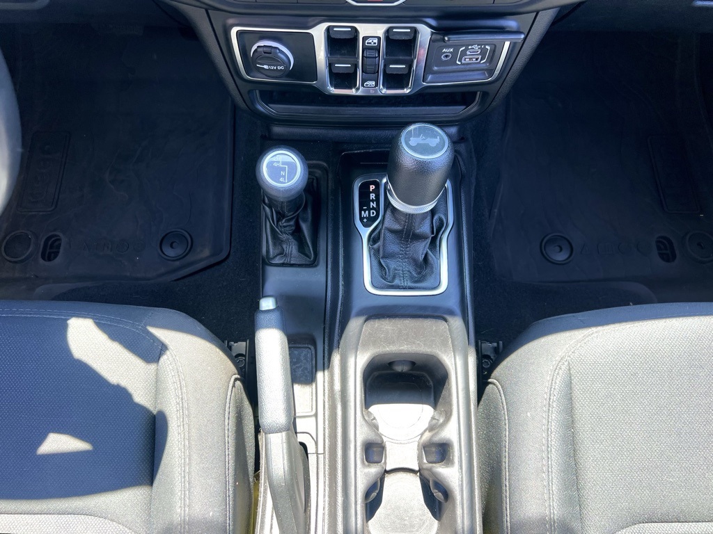 Vehicle image 19 of 30