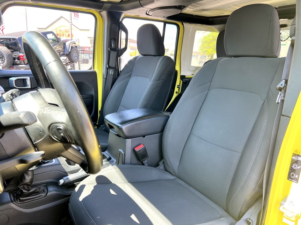 Vehicle image 14 of 30