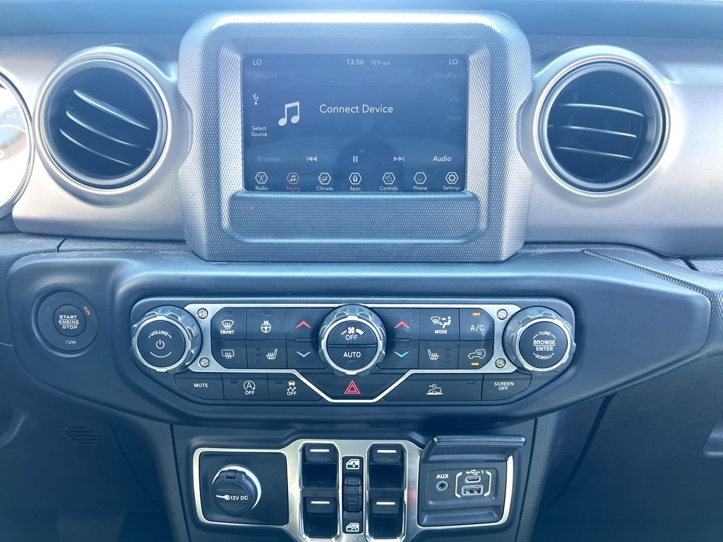 Vehicle image 18 of 30