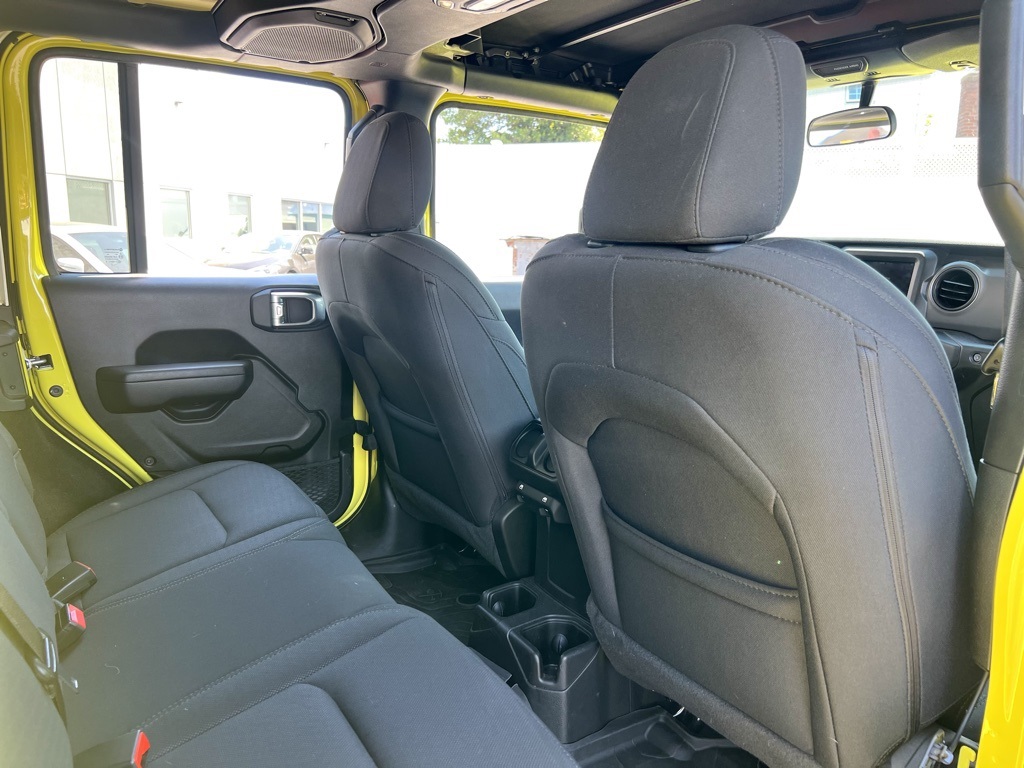 Vehicle image 26 of 30