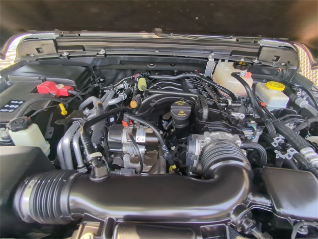 Vehicle image 31 of 34