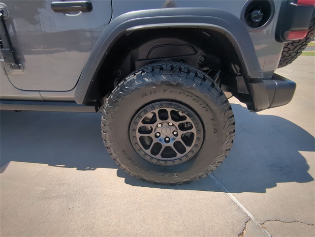 Vehicle image 27 of 34