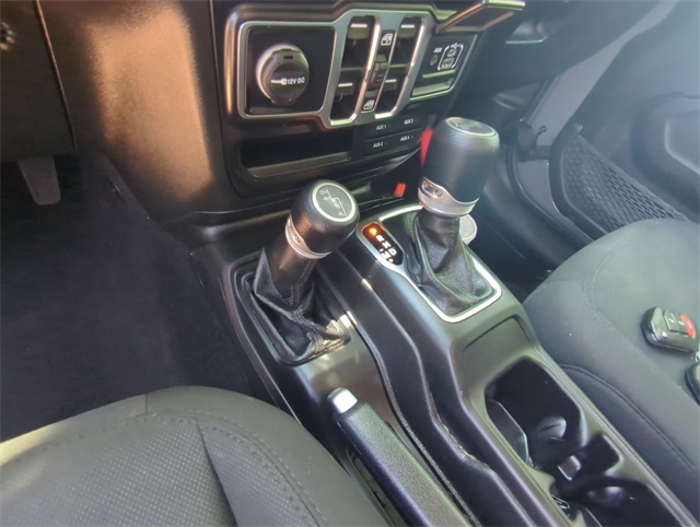 Vehicle image 13 of 34