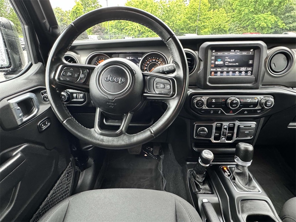 Vehicle image 13 of 30