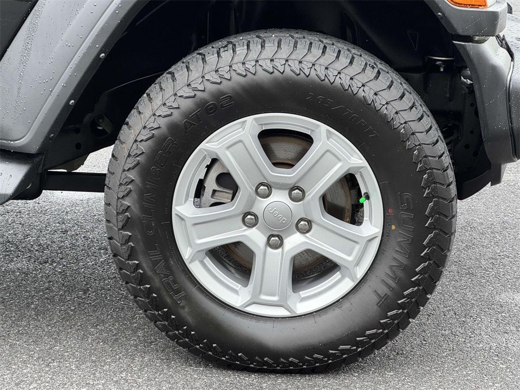 Vehicle image 7 of 30