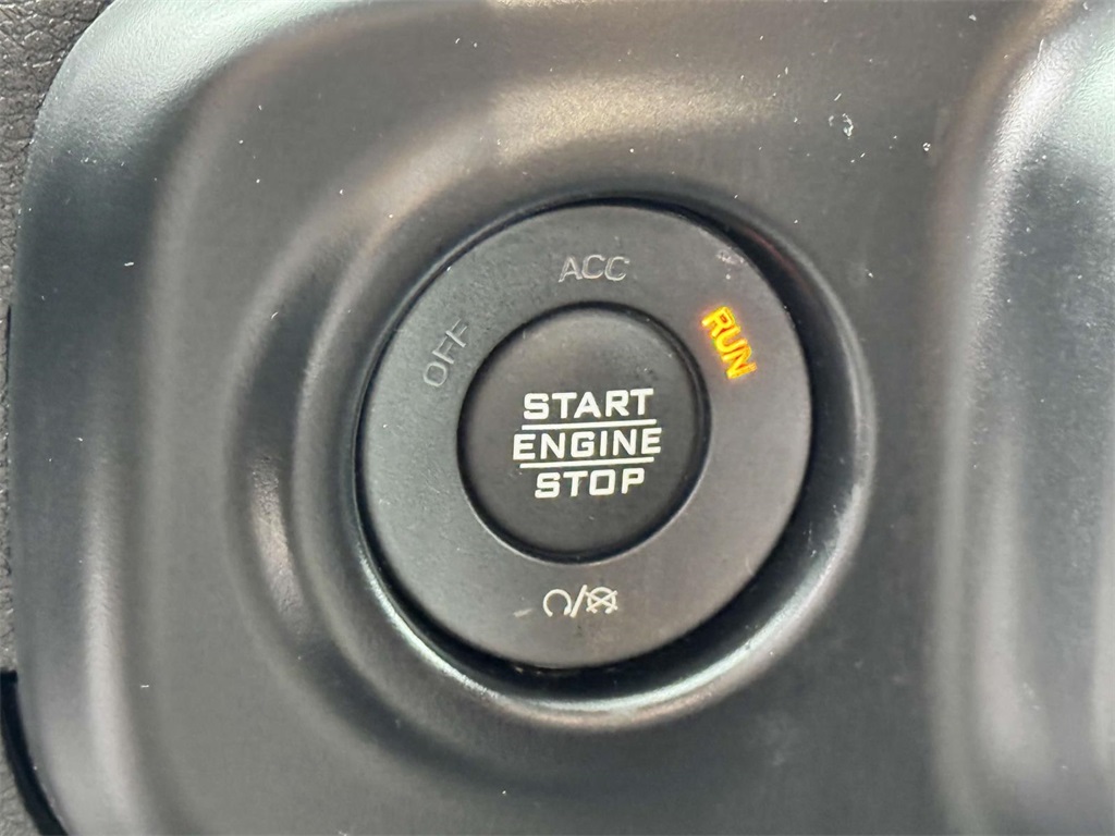 Vehicle image 20 of 30