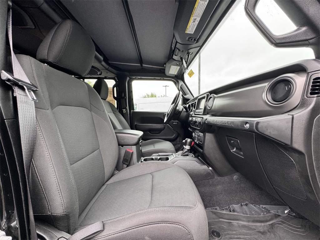 Vehicle image 11 of 30