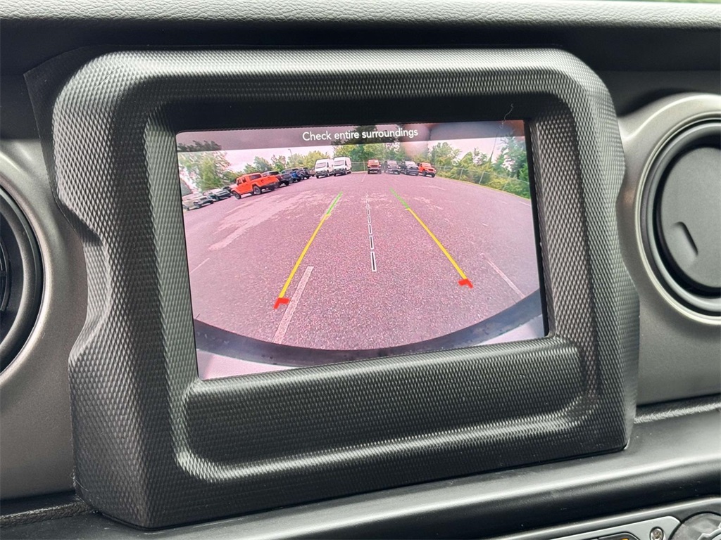 Vehicle image 16 of 30